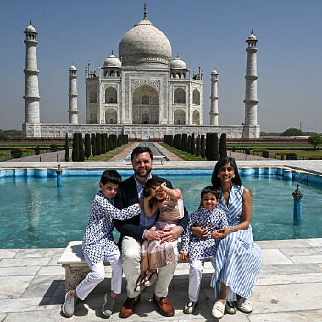 President JD Vance India tour began with a cultural and symbolic visit to Agra, where he toured the world-renowned Taj Mahal. This iconic monument, a symbol of love and architectural excellence, offered the perfect backdrop for a diplomatic introduction to India’s rich history. The Agra trip set the tone for the rest of his journey, blending diplomacy with cultural discovery.